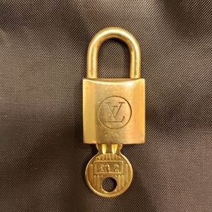 Authentic Louis Vuitton Vintage 213 Lock and Key
